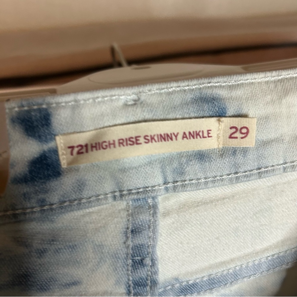 Levi's High Rise Skinny Ankle Jeans - Picture 9 of 15